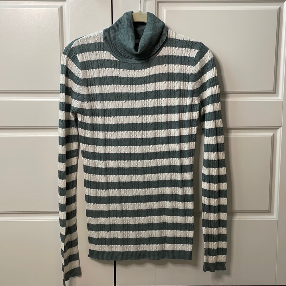 BCBG turtleneck blue and white stripes medium NWT